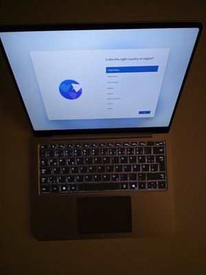 Microsoft Surface Laptop 13 Zoll, Copilot+ PC, Snapdragon x Plus, 256GB, 16GB