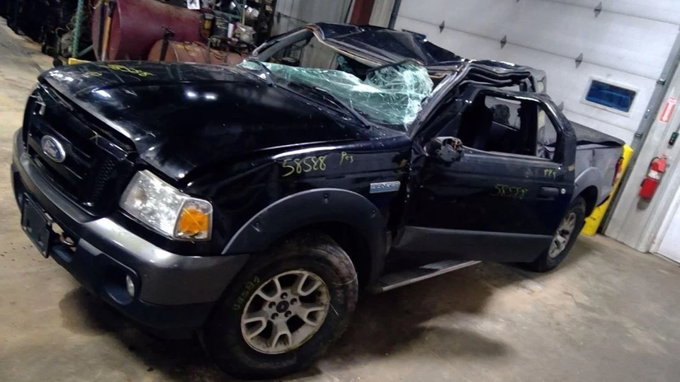 (LOCAL PICKUP ONLY) Fuel Tank Super Cab 126" Wb Fits 04-11 RANGER 4172624 - Image 3 of 4