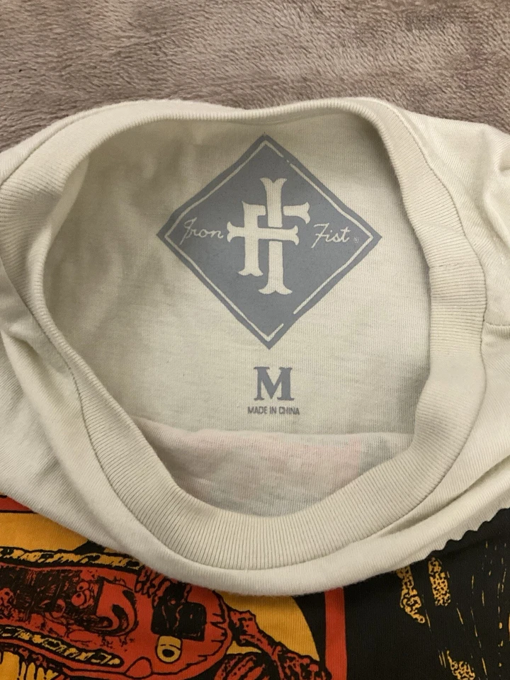 Iron Fist Large Print T-shirt Men’s Medium Cream Short Sleee Top Graphic Print - Image 4 of 4