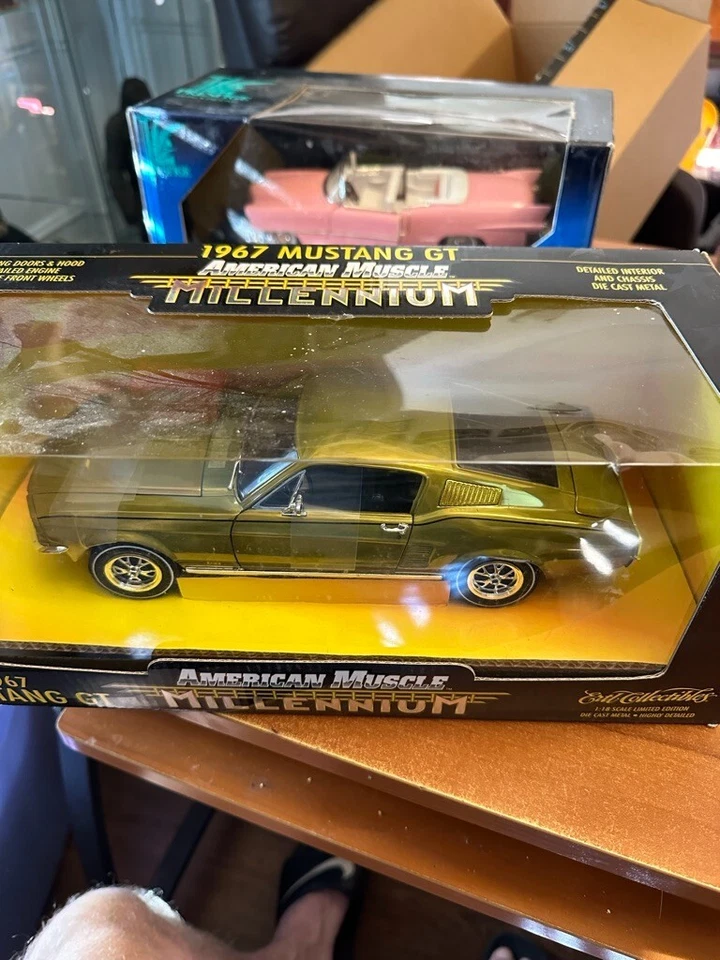 S-4 1967 ERTL AMERICAN MUSCLE FORD MUSTANG GT MILLENNIUM1 1:18 - новый - Изображение 2 из 3