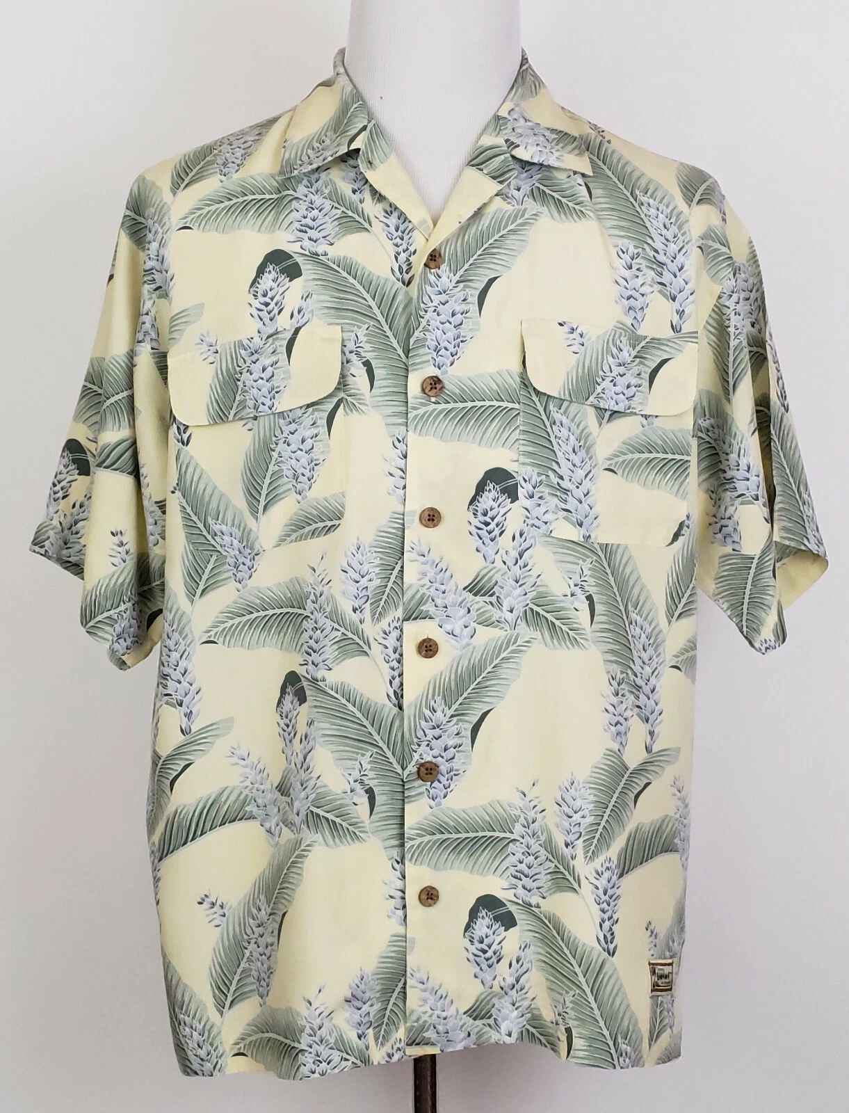 Tommy Bahama Hawaiian Shirt Mens Size M Camp Floral Short Sleeve Button Front