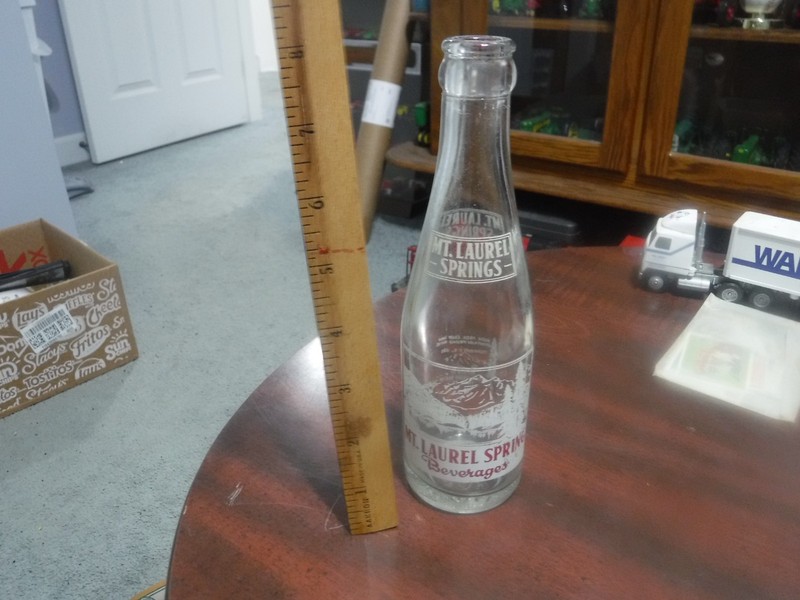 Vintage 7 FL OZ - Mt Laurel Spring Beverage bottle - Temple PA