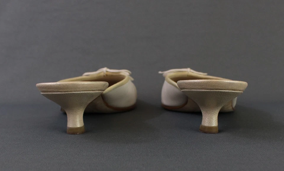 Chanel Auténtico Nuevo con Etiquetas Beige Suave Dorado Cuero Logo CC Mula Tacón Deslizable Zapato 39 9 Foto 4 de 4