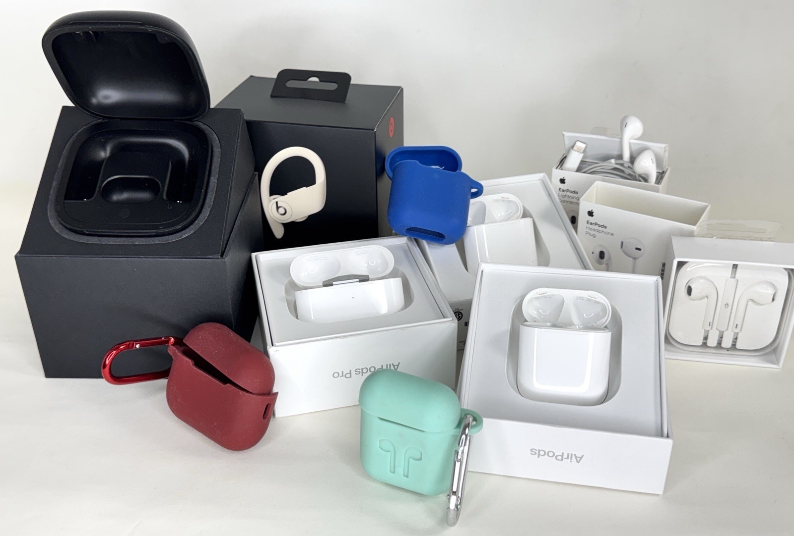 CHARGING CASES:Apple AirPods, AirPods Pro, Powerbeats Pro + 2 Sets Wired Earbuds-image