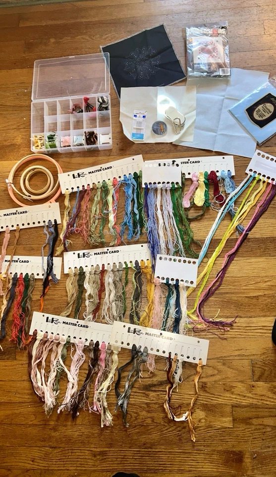 Huge Lot Cross Stitching Supplies 128 In Total Please See Photos - Image 2 of 4