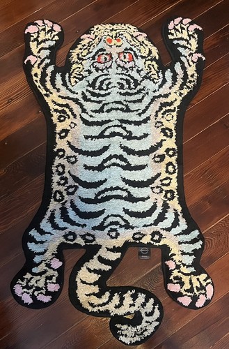Small Tibetan Tiger Rug (H)100cm x (W)59cm - Picture 2 of 4