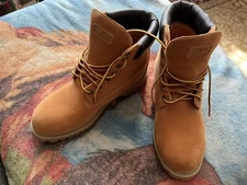 mountain gear mens boots Size 11.5 Men’s. Brown In Color. Similar To Timberlands