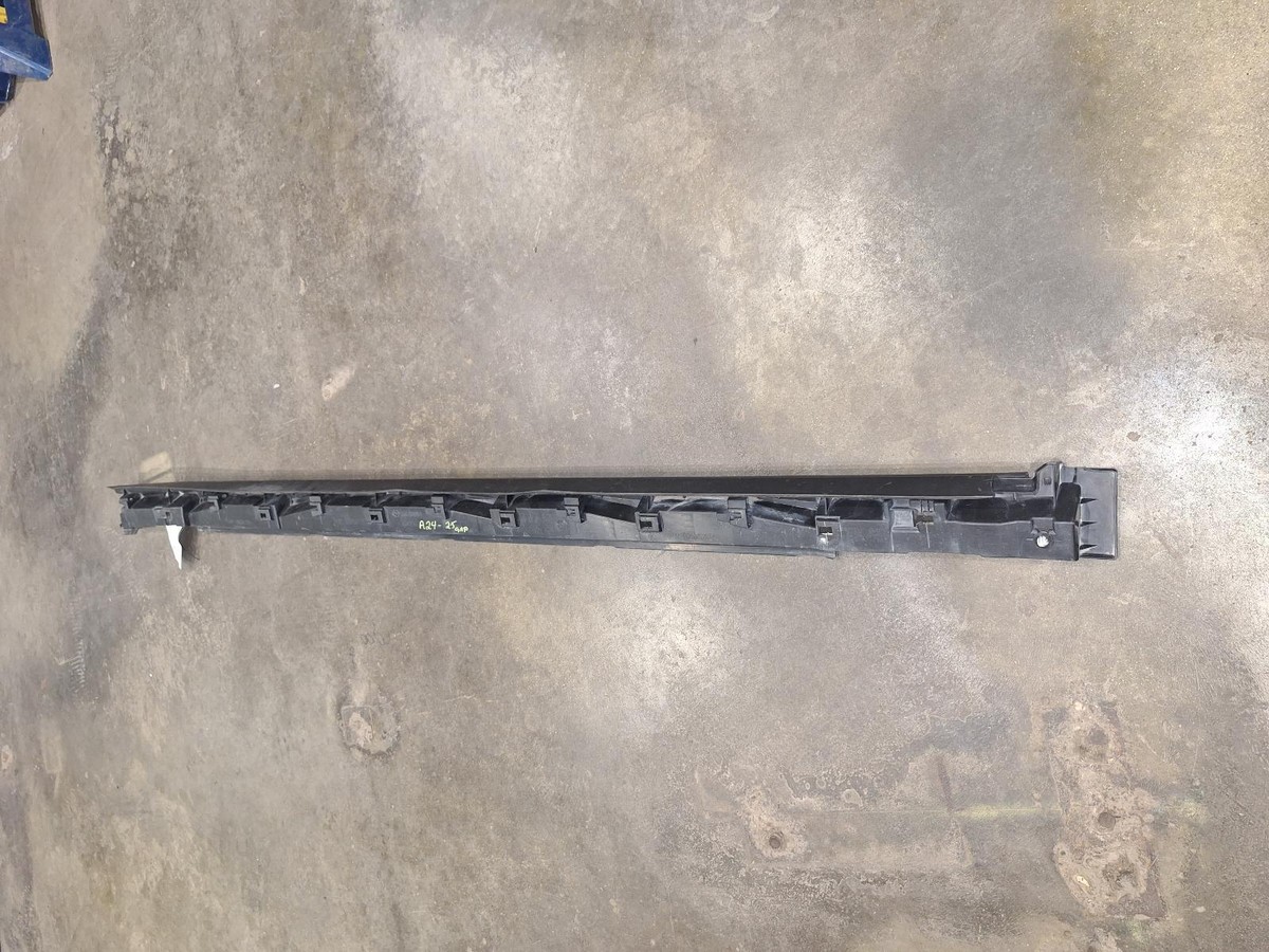 16 17 18 19 20 21 22 23 CX-9 Left Rocker Moulding ONLY Under Door