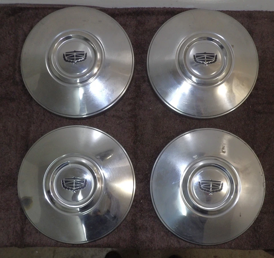 Torino Ranchero Galaxie LTD II 1972-1979 P/C Montego Nuevo de Lote Antiguo Tapacubos de Rueda para Plato para Perros Foto 3 de 4