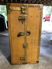 Oshkosh Vintage Wardrobe Travel Trunk