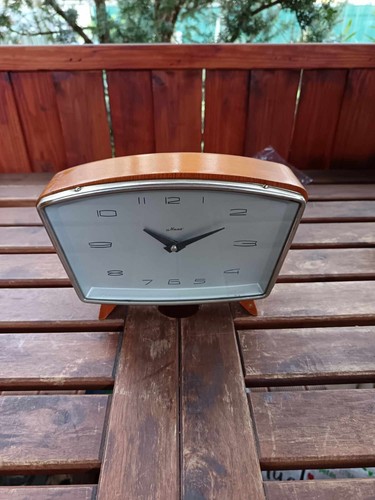 Majak Russian space age simplicity mantel clock - Picture 2 of 7