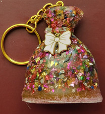 Llavero Bolsa Regalo Resina Hecho a Mano, Multicolor, Rosa, con Dije de Lazo