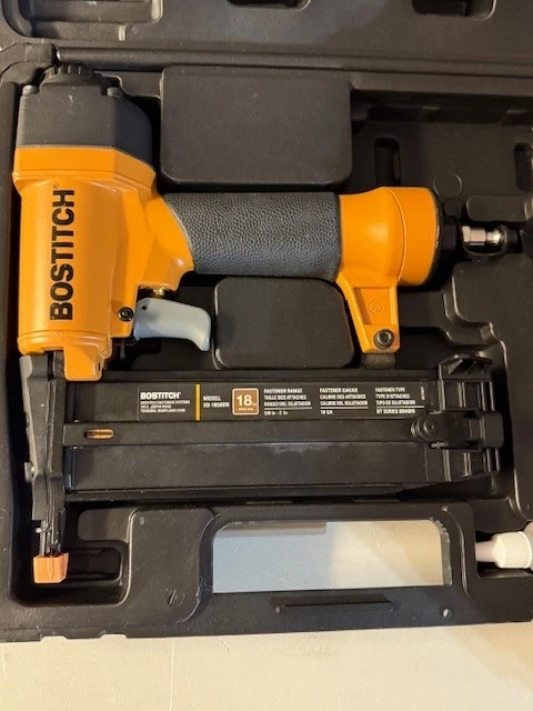 Bostitch SB-2in1 Brad Nailer Finish Stapler Combo Tool Brand USED AND TESTED 3F" - Image 3 of 4