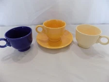 EARLY VINTAGE FIESTA WARE FLAT BOTTOM TEA CUPS