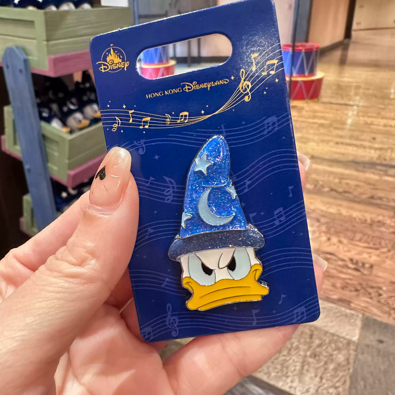 Authentic 2026 HK Disneyland Pin Magician Donald Mickey's PhilharMagic ages13