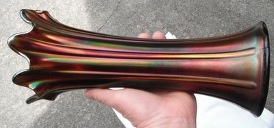 Thin Rib mid-size Vase--4.625'' base--Purple--r.ahe-old 390....carnival glass