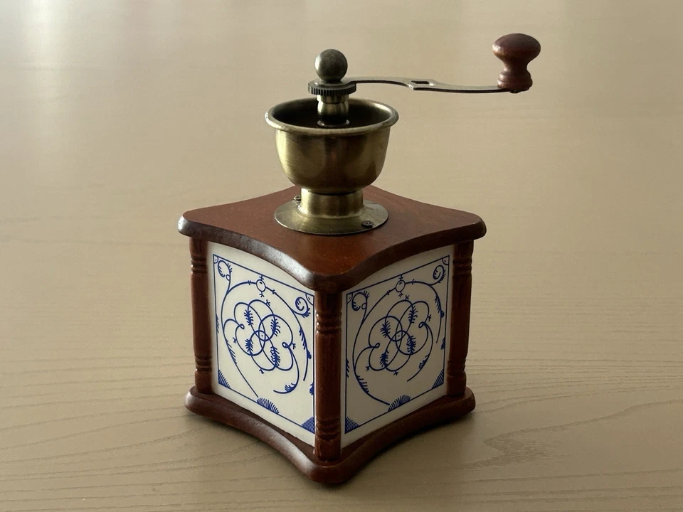 MACININO CAFFÈ In Ceramica / Legno Vintage Antico Macinacaffè • Da Collezione - Immagine 3 di 4