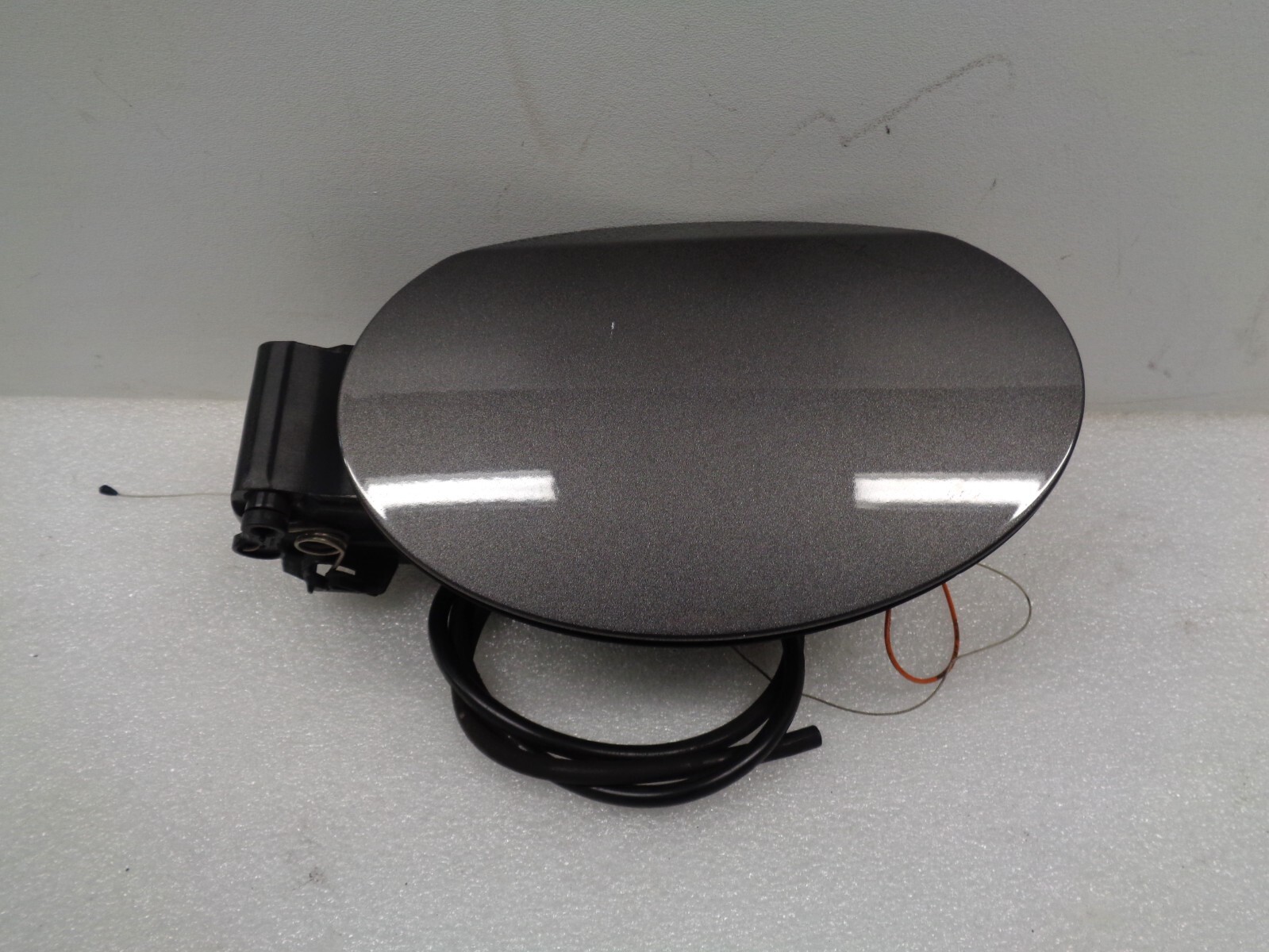 2014-2017 Maserati Ghibli Fuel Filler Door Lid Cover Assembly Gray OEM AK2402114