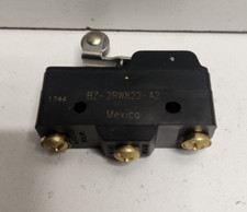NEW NO BOX MICRO-SWITCH 15A 480V ROLLER LEVER SWITCH BZ-2RW822-A2