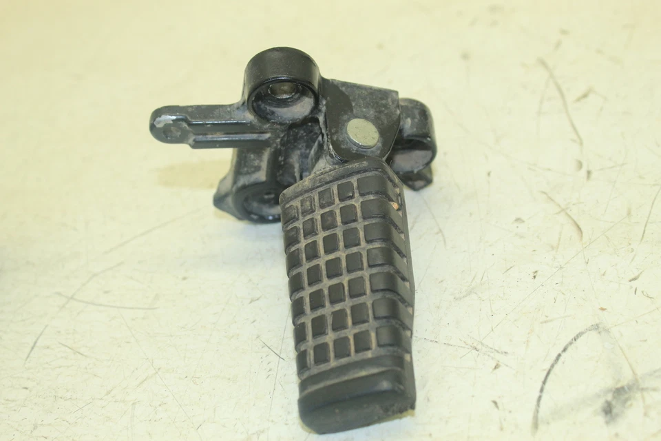 1995 KAWASAKI NINJA 250R 250 OEM RIGHT REAR BACK PASSENGER PEG A11D - Image 3 of 4