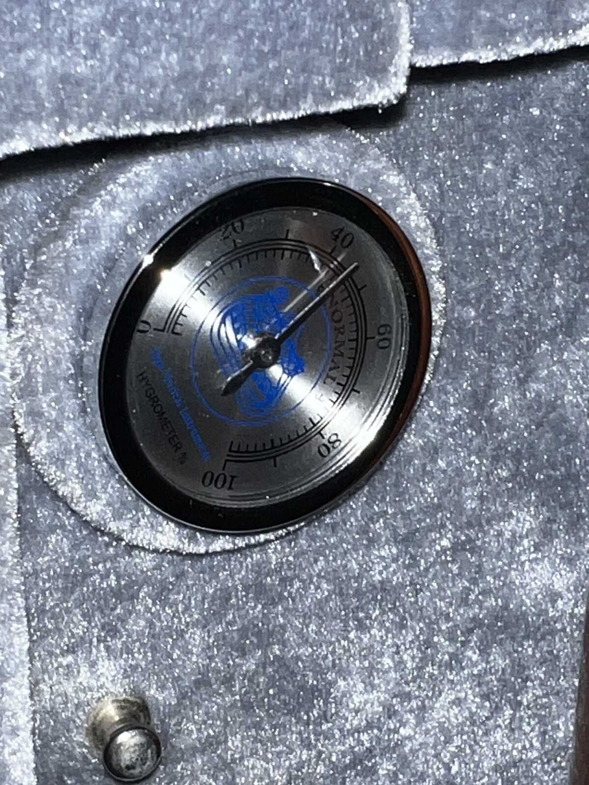 Dobro 4/4 Resonator Guitar W/Travelite Hard Case in Very Good to Ex