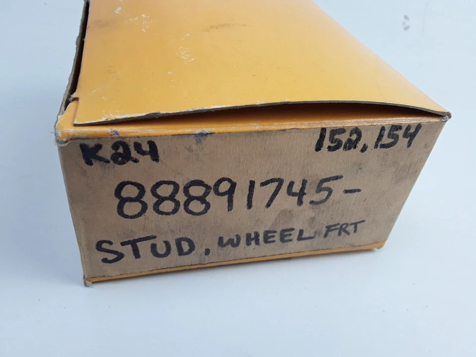 Bolt Front Wheel For Chevrolet GMC K2500 K3500 Suburban 1992-1996 1997 1998 1999 - Image 3 of 3