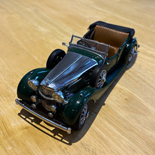 Alvis 1938 1:24 Precision Die-Cast Model Car Green Hand Assembled