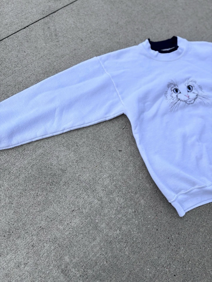 Vintage 90s Cat Sweatshirt Tagged XL White Embroidered Cat Crewneck Made In USA - Image 4 of 4