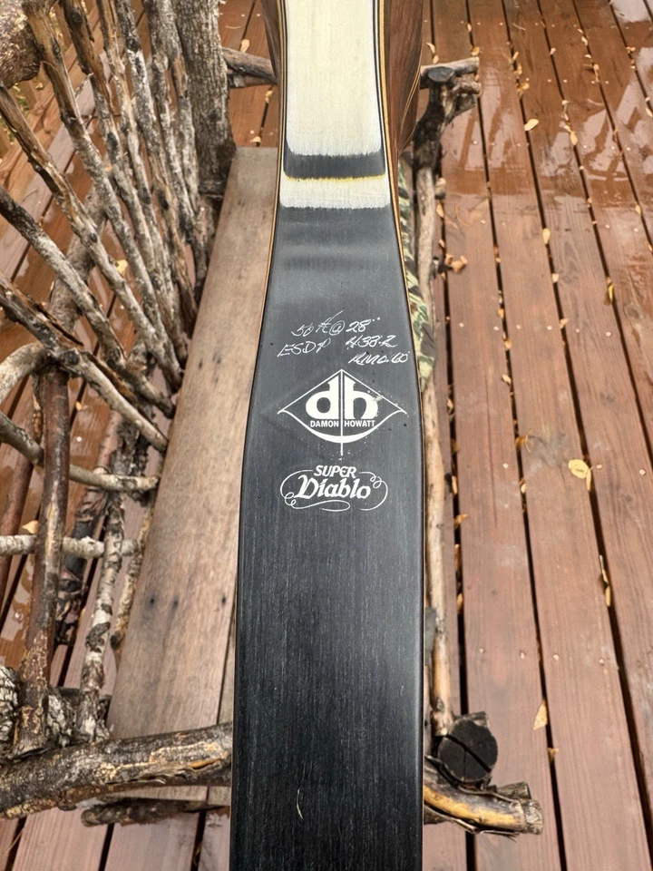 Arco de tiro con arco recurvo vintage Damon Howatt Super Diablo AMO 60” 50# para diestros Foto 2 de 4