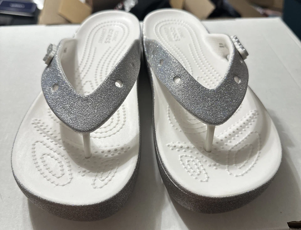 Sandalias Crocs Plataforma Chanclas Para Mujer Talla 9 Blanco Plata Brillo Nuevas Sin Etiquetas Foto 2 de 4