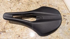 Fizik TEMPO ARGO R3 150mm Saddle-Kium Rails - Black