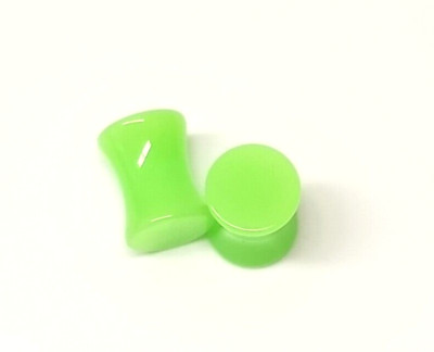 PAIR-Solid UV Green Acrylic Double Flare Ear Plugs 06mm/2 Gauge 