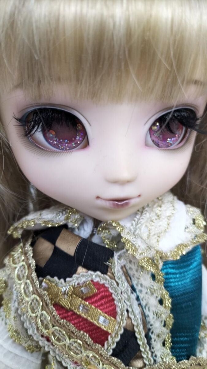 Pullip Classical White Rabbit P-085 Eyes are custom made Pullip Classical White Rabbit P-085 Eyes are custom made