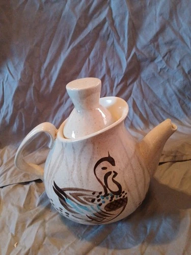 Vtg Red Wing Bob White Quail Tea or Coffee Pot -6 cup No Chips!