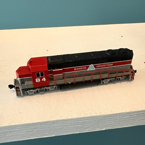 Locomotora diésel Atlas GP-38 versión temprana Bangor & Aroostook #84 escala N 48917 | Condition: Used