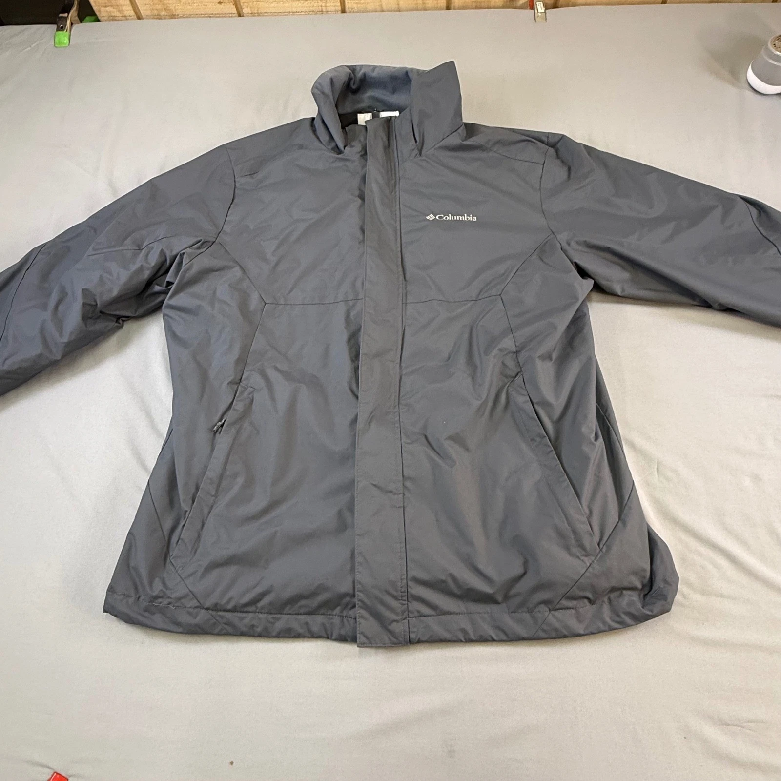Columbia Interchange Jacket Gray Full Zip Water Resistant Size XL totally nice
Opens in a new window