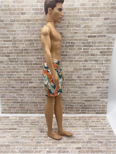 BARBIE Ken Beach Day Surf 2013 Mattel BCN28 Beach Shorts Board - Foto 4 di 9