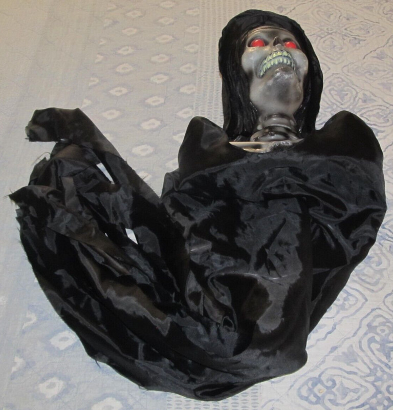 Hanging Skeleton Black Cape Indoor Outdoor Halloween Decor Spooky 60" Long