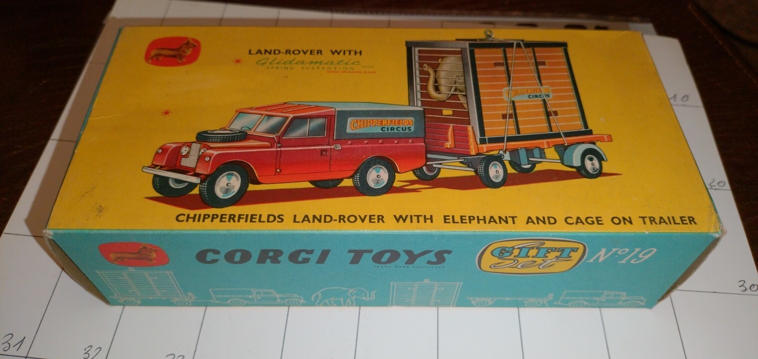 Corgi 19, Land Rover and Trailer - Free Price Guide & Review