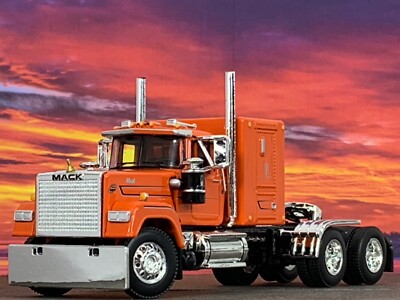 1/64 DCP ORANGE MACK SUPERLINER W/ 60