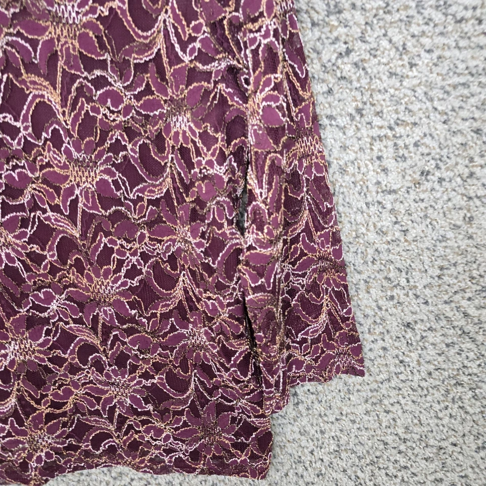 Blusa floral con cuello redondo texturizado púrpura grande de la colección JM para mujer Foto 2 de 4