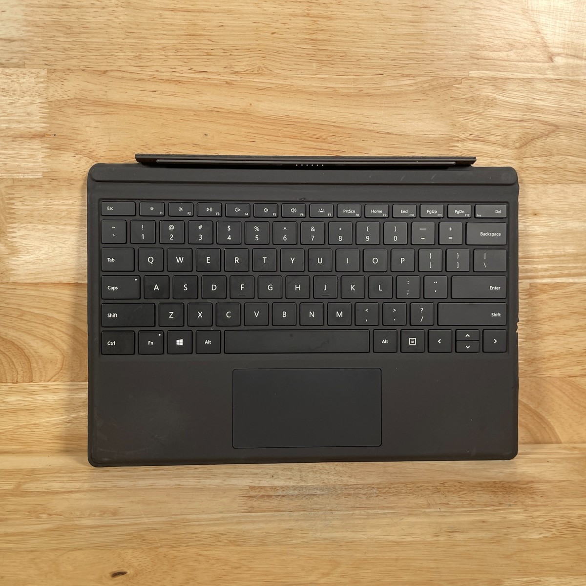 Surface Pro Signature タイプカバー　モデル1725 Amazon | Surface Pro 純正キーボード モデル番号1725 品番FMN