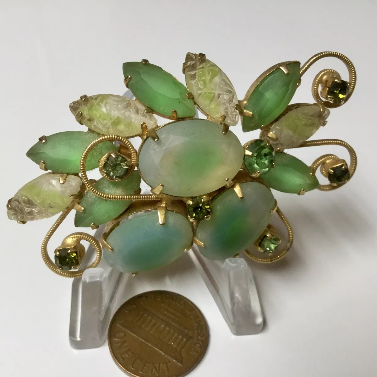 Juliana brooch deals