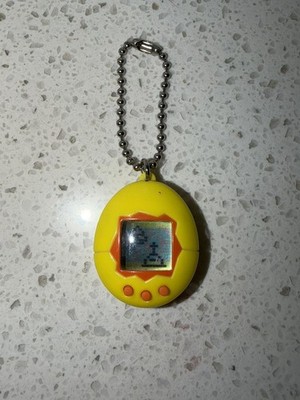 VTG 1996 Yellow Bandai Tamagotchi FIRST GENERATION Virtual Pet