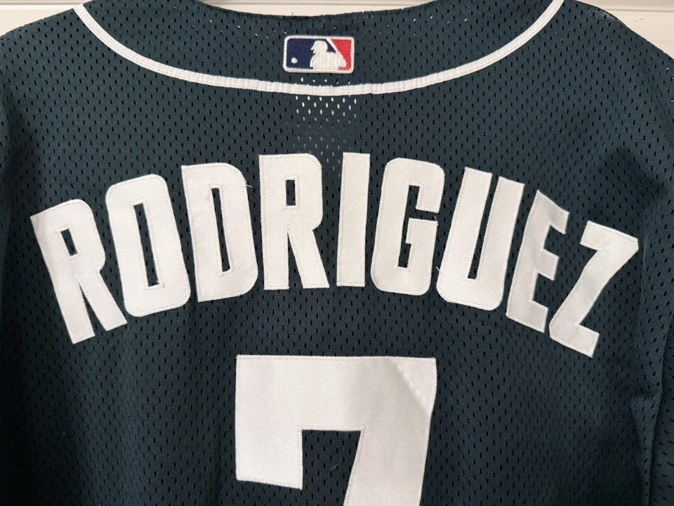 Camiseta Pudge Rodríguez 2001 MLB All-Star Game XL Majestic autêntica — Rara - Imagem 4 de 4