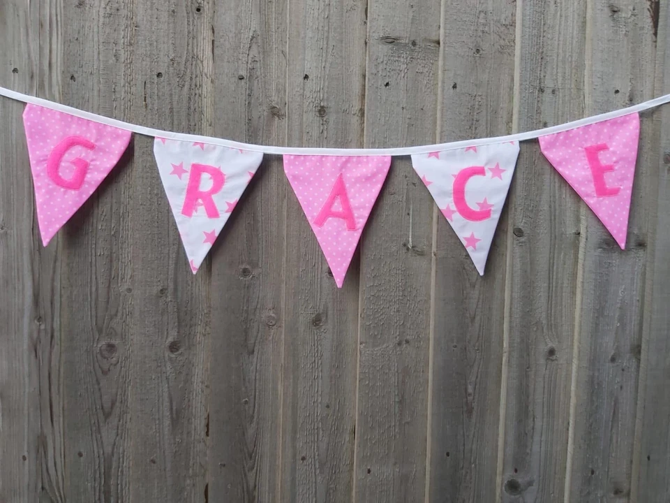 Banner de tela con nombre personalizado para niñas y niños Foto 2 de 4