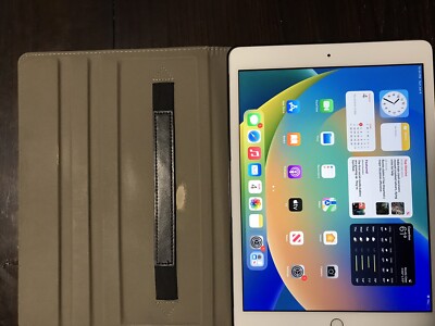 iPad 8th Generation 32GB - Silver | eBay