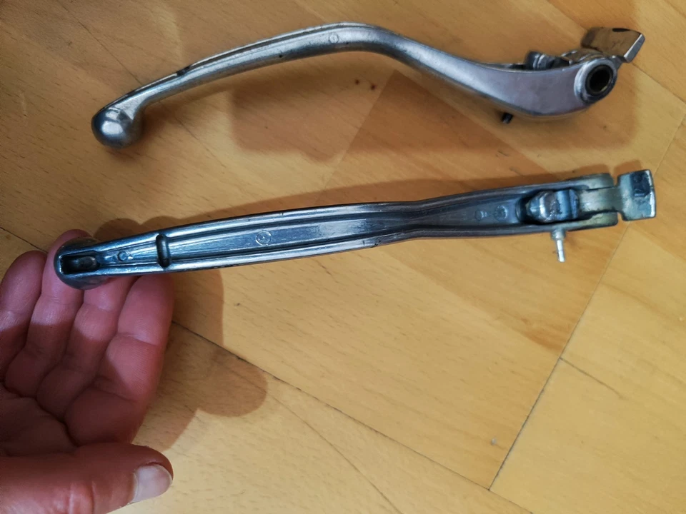 Leve Triumph Rocket 3 R Foto 4 de 4