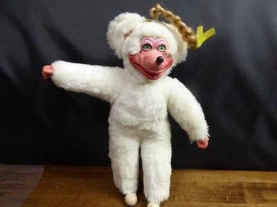 Vintage Showbiz Pizza Place Mitzi Mozzarella Plush Doll 10'' 1981