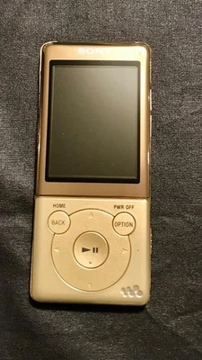 Sony Walkman NWZ-S716F – Baladeur MP3 Noir – Écran 2 Pouces – Fabriqué En Malaisie – Occasion